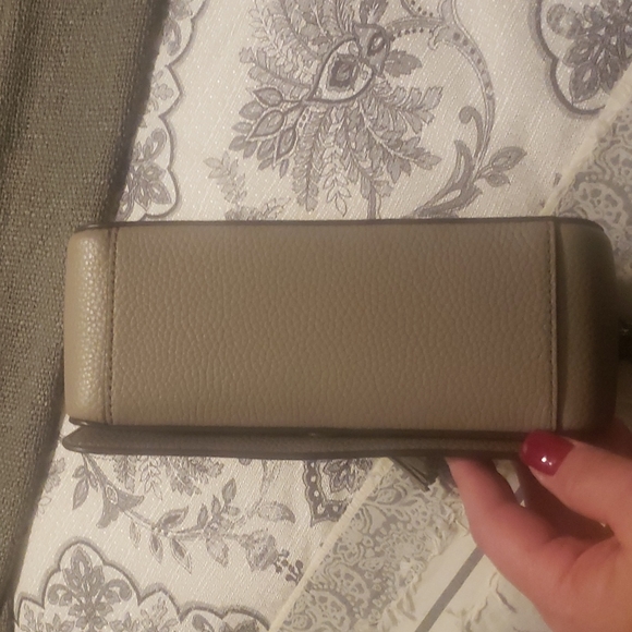 Tory Burch Thea Mini Bag - Picture 8 of 10